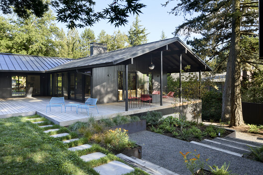 4015 House & Studio / Observation Studio - Image 4 of 19