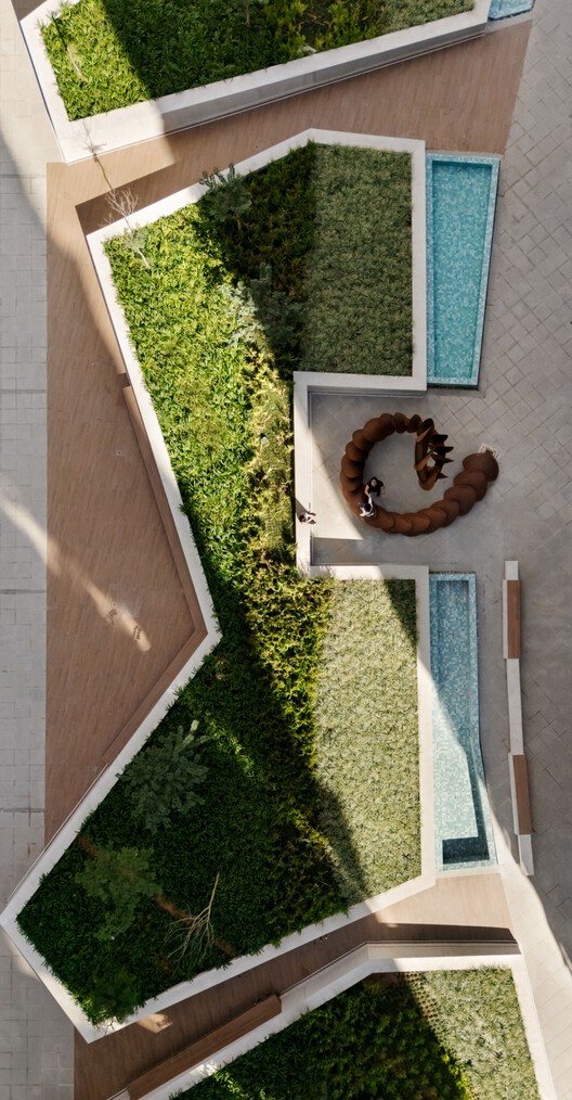 Encontros Sculpture / Estudio Guto Requena Encontros Sculpture / Estudio Guto Requena - Interior Photography, Garden, Courtyard