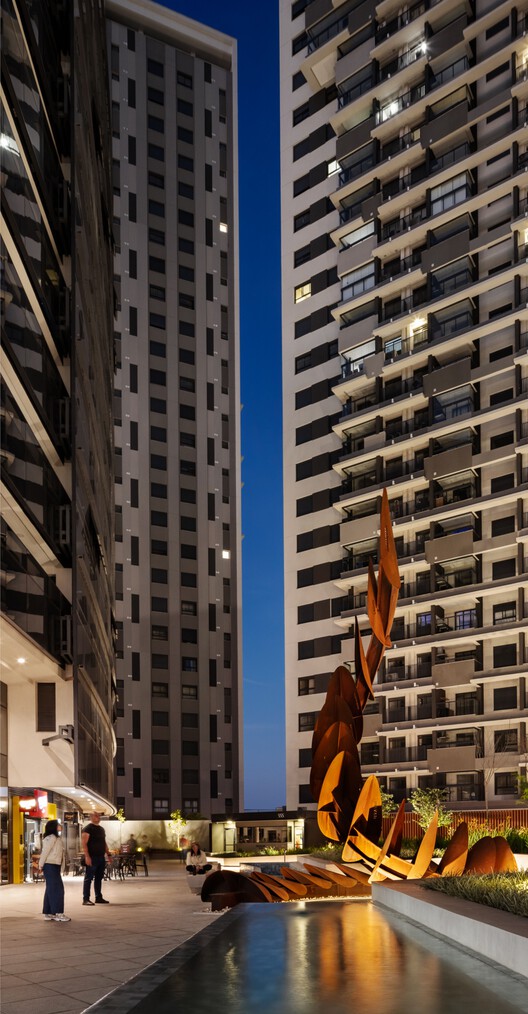 Encontros Sculpture / Estudio Guto Requena Encontros Sculpture / Estudio Guto Requena - Interior Photography, Balcony
