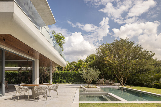 Hug House / TTAD Arquitetura Hug House / TTAD Arquitetura - Exterior Photography, Garden, Patio, Courtyard