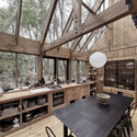 One House, Many Climates: When Greenhouse Design Enters the Home - Imagem 4 de 4