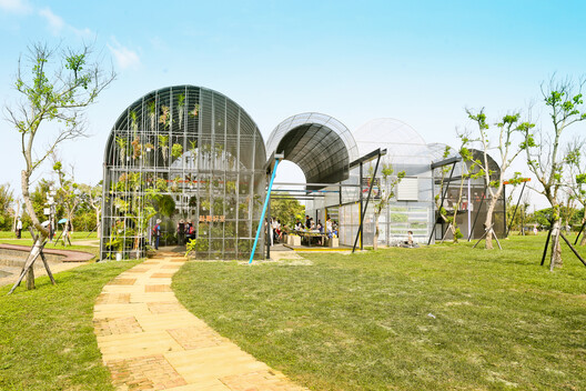 One House, Many Climates: When Greenhouse Design Enters the Home - Image 3 of 16