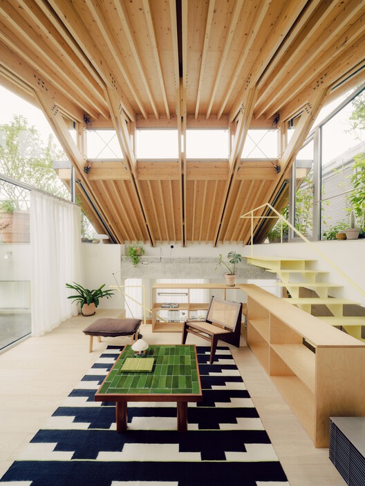 Split-Level Apartment  / Shiye Architecture Design and Research Practice - Interior Photography, Wood, Chair, Beam