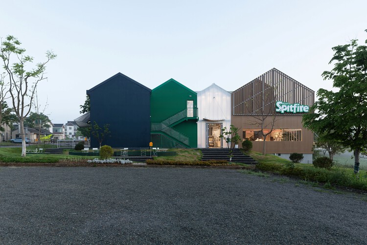 Spitfire Roastery / Nota Architects