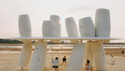 A Seaside Swing Installation / XBTW OFFICE