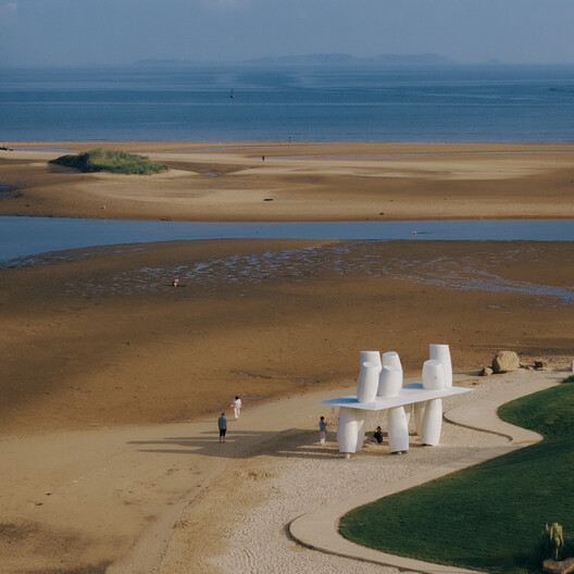 A Seaside Swing Installation / XBTW OFFICE A Seaside Swing Installation / XBTW OFFICE - Image 10 of 34