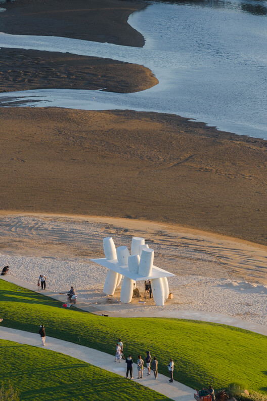 A Seaside Swing Installation / XBTW OFFICE A Seaside Swing Installation / XBTW OFFICE - Image 2 of 34
