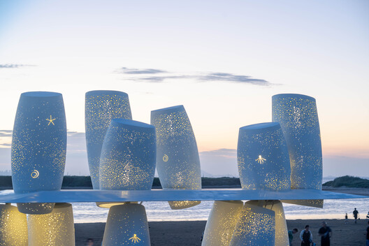 A Seaside Swing Installation / XBTW OFFICE A Seaside Swing Installation / XBTW OFFICE - Image 17 of 34