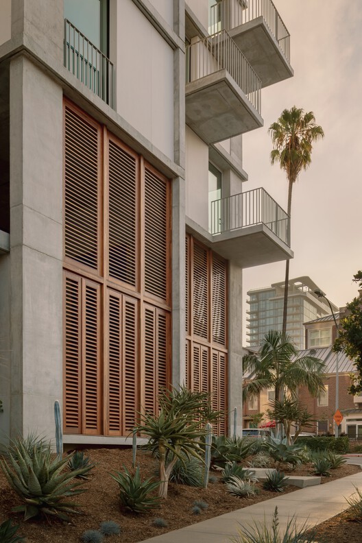 KAYA Building / Jeff Svitak KAYA Building / Jeff Svitak - Interior Photography, Balcony