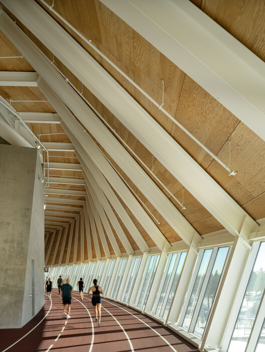 Coronation Park Sports and Recreation Centre / hcma architecture + design + Dub Architects + FaulknerBrowns Architects Coronation Park Sports and Recreation Centre / hcma architecture + design + Dub Architects + FaulknerBrowns Architects - Interior Photography, Stairs, Wood