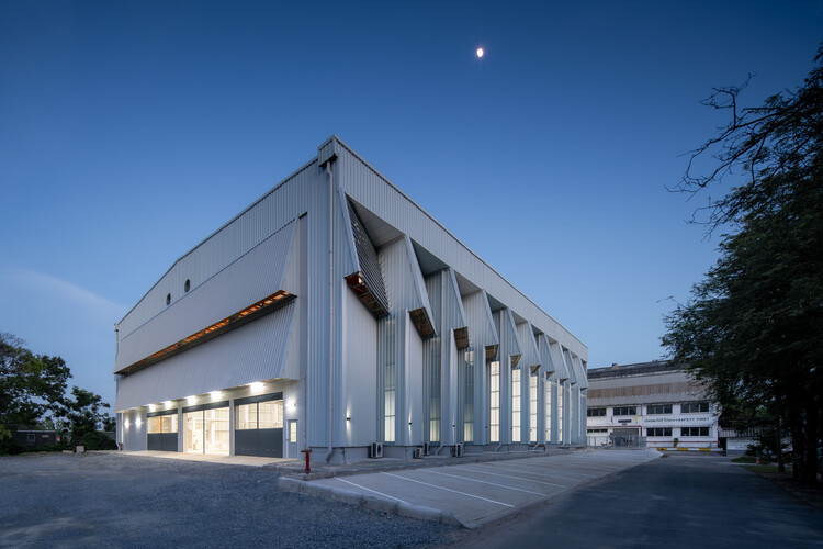 Building at Scale: How Long-Span Steel Expands Architectural Possibilities - Image 2 of 14