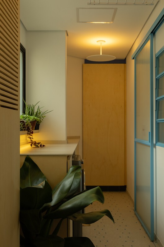 João Moura Apartment / Margem Arquitetos João Moura Apartment / Margem Arquitetos - Interior Photography, Lighting, Glass
