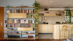 João Moura Apartment / Margem Arquitetos
