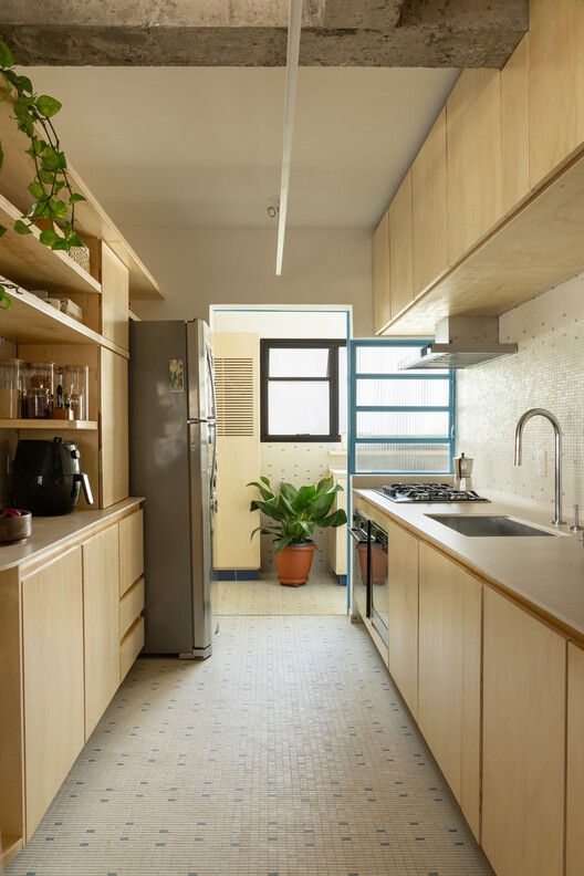João Moura Apartment / Margem Arquitetos João Moura Apartment / Margem Arquitetos - Interior Photography, Kitchen, Wood, Countertop, Sink