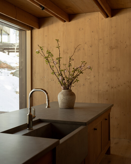 La Casa Overlook / Migration Studios - Fotografía interior, Madera, Encimera, Tarjas