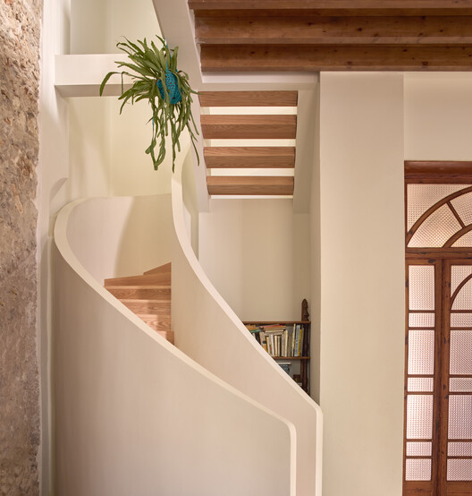 The Doctor’s House / Jose Costa The Doctor’s House / Jose Costa - Interior Photography, Stairs, Wood, Handrail