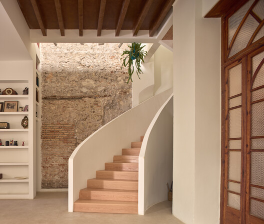 The Doctor’s House / Jose Costa The Doctor’s House / Jose Costa - Interior Photography, Stairs, Wood, Handrail