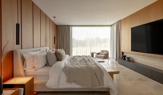 Grava House / remyarchitects Grava House / remyarchitects - Interior Photography, Bedroom, Wood, Bed, Lighting