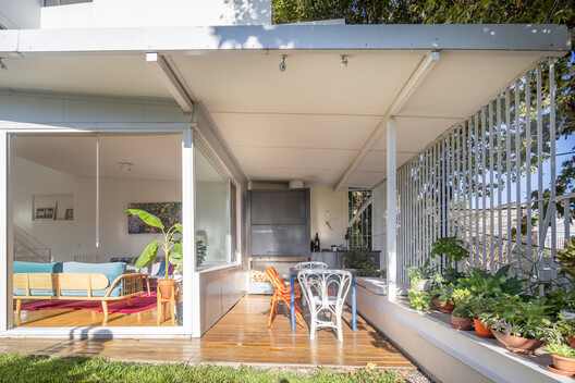 Paroissien House / Veronica Gilotaux Paroissien House / Veronica Gilotaux - Interior Photography, Kitchen, Chair, Table, Glass, Balcony, Patio