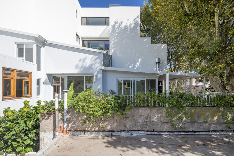 Paroissien House / Veronica Gilotaux - Exterior Photography, Balcony