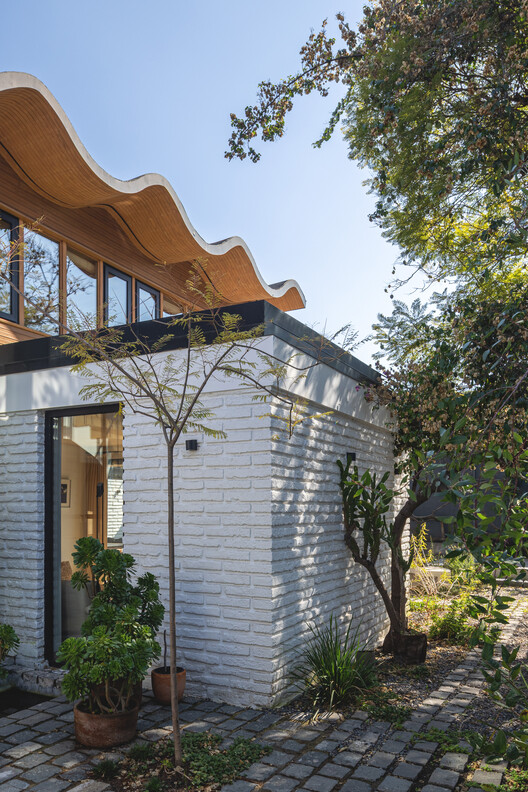 Los Navegantes House / María Catalina Picon Meleda + Alberto Browne Cruz Los Navegantes House / María Catalina Picon Meleda + Alberto Browne Cruz - Exterior Photography, Wood