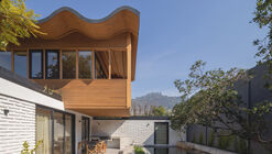 Los Navegantes House / María Catalina Picon Meleda + Alberto Browne Cruz