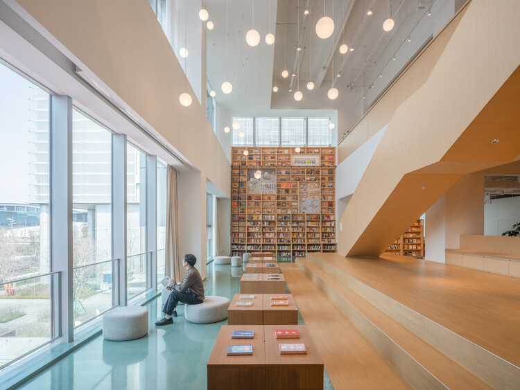 PAGEONE Bookstore at Wuxi Park Station / llLab. - Interior Photography, Retail Interiors, Stairs, Lighting