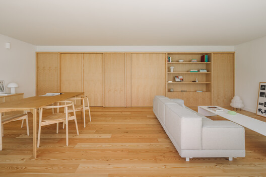 House on David Melgueiro / Aurora Arquitectos House on David Melgueiro / Aurora Arquitectos - Interior Photography, Wood, Table, Chair