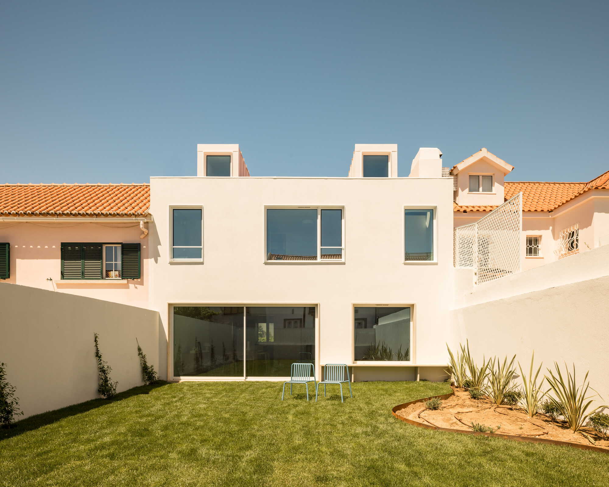 House on David Melgueiro / Aurora Arquitectos