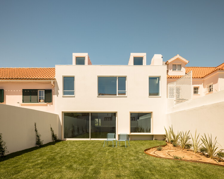 House on David Melgueiro / Aurora Arquitectos - Exterior Photography, Refurbishment, Balcony