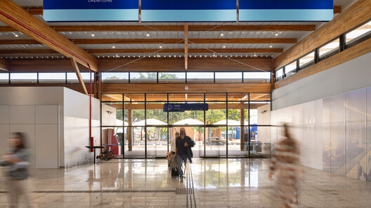Doutor Leite Lopes State Airport / Bacco Arquitetos Associados - Interior Photography, Glass