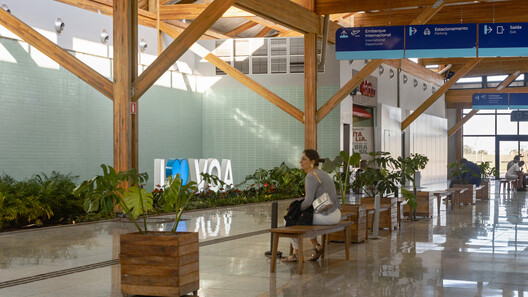 Doutor Leite Lopes State Airport / Bacco Arquitetos Associados - Interior Photography, Glass