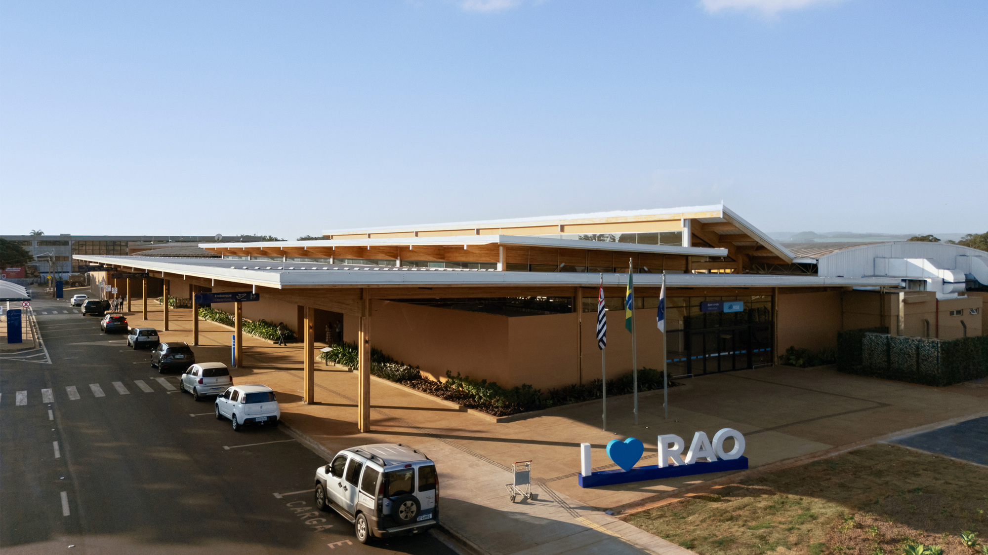 Dr. Leite Lopes State Airport / Bacco Architects