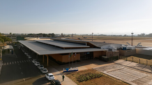 Doutor Leite Lopes State Airport / Bacco Arquitetos Associados - Image 15 of 26