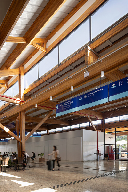 Doutor Leite Lopes State Airport / Bacco Arquitetos Associados - Interior Photography, Glass, Beam, Steel