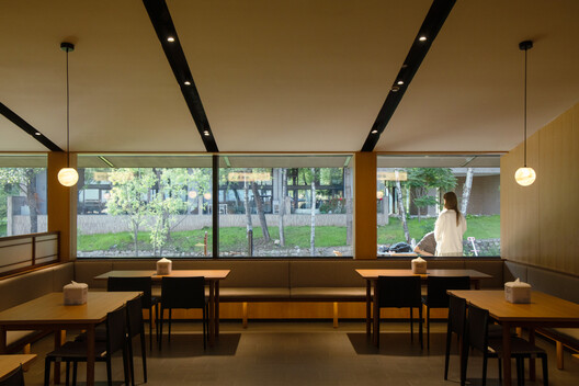 Aranya Wuling Mountain - Sean Canteen / llLab. Aranya Wuling Mountain - Sean Canteen / llLab. - Interior Photography, Dining room, Wood, Glass, Chair
