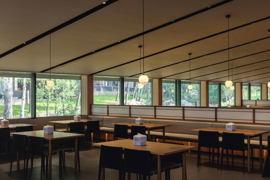 Aranya Wuling Mountain - Sean Canteen / llLab. Aranya Wuling Mountain - Sean Canteen / llLab. - Interior Photography, Dining room, Wood, Glass, Chair