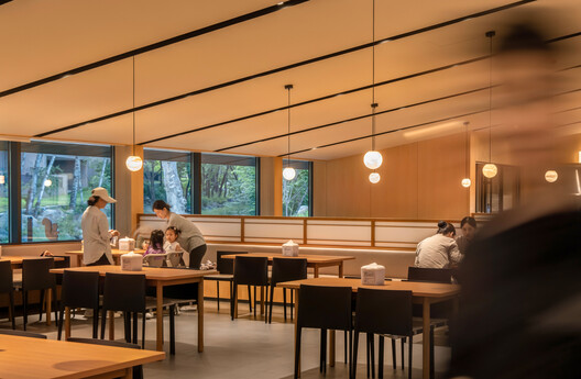 Aranya Wuling Mountain - Sean Canteen / llLab. Aranya Wuling Mountain - Sean Canteen / llLab. - Interior Photography, Dining room, Wood, Table, Lighting, Chair, Glass
