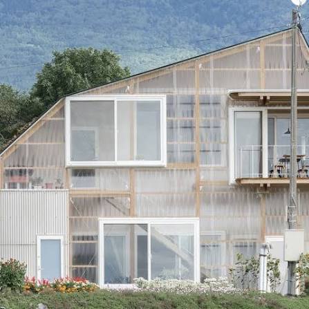 Gallery of One House, Many Climates: When Greenhouse Design Enters the Home - 15
