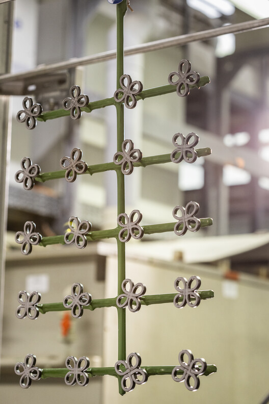 Reinterpreting the Ruyi Knot as a Cultural Symbol in Contemporary Metalwork Reinterpreting the Ruyi Knot as a Cultural Symbol in Contemporary Metalwork - Image 16 of 17