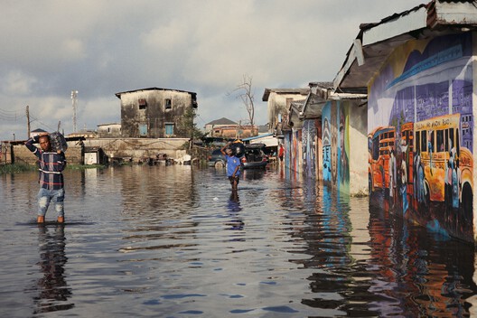 When the Water Comes: How Lagos Negotiates with Its Returning Floods When the Water Comes: How Lagos Negotiates with Its Returning Floods - Image 3 of 7