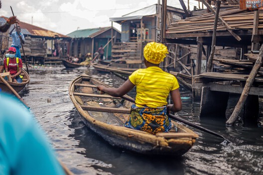 When the Water Comes: How Lagos Negotiates with Its Returning Floods When the Water Comes: How Lagos Negotiates with Its Returning Floods - Image 4 of 7