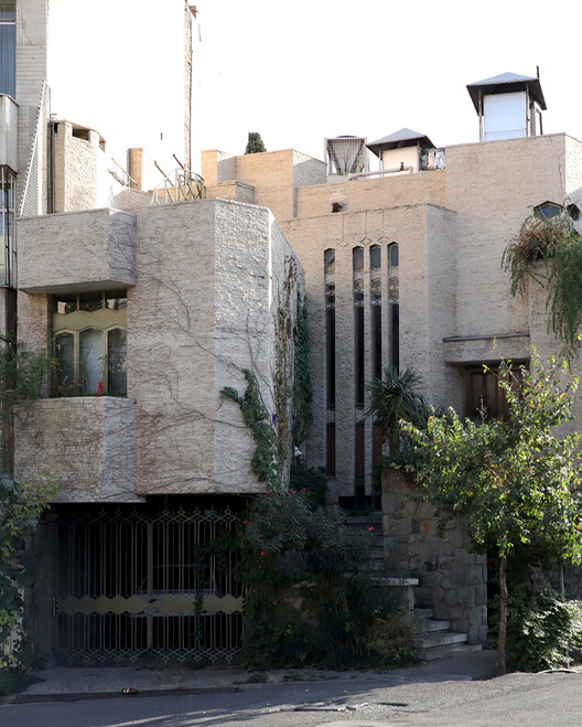 Modern Remnants: Calque Studio and the Race Against Tehran's Architectural Erasure Modern Remnants: Calque Studio and the Race Against Tehran's Architectural Erasure - Image 12 of 20