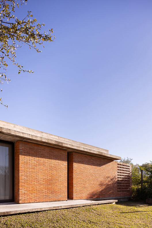 Perichón House / ODB Arquitectos Perichón House / ODB Arquitectos - Exterior Photography, Brick
