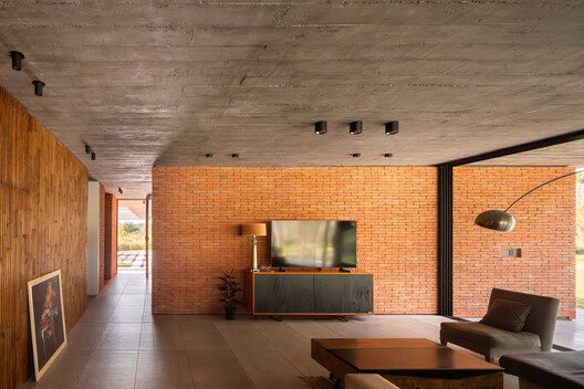 Perichón House / ODB Arquitectos Perichón House / ODB Arquitectos - Interior Photography, Wood, Brick, Beam