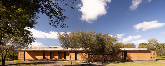 Perichón House / ODB Arquitectos Perichón House / ODB Arquitectos - Image 4 of 36