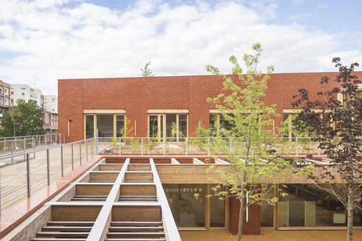 Jacques Prévert Public Services Center / HEMAA Architectes Jacques Prévert Public Services Center / HEMAA Architectes - Exterior Photography, Brick