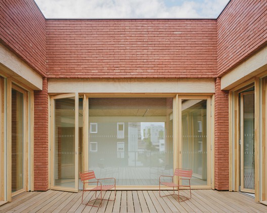 Jacques Prévert Public Services Center / HEMAA Architectes Jacques Prévert Public Services Center / HEMAA Architectes - Exterior Photography, Wood, Brick