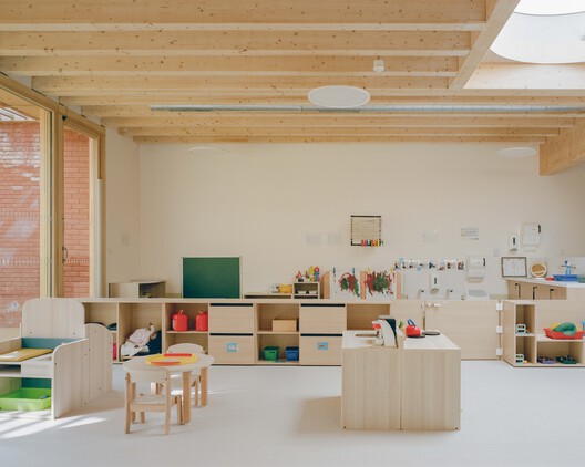Jacques Prévert Public Services Center / HEMAA Architectes Jacques Prévert Public Services Center / HEMAA Architectes - Interior Photography, Wood, Shelving