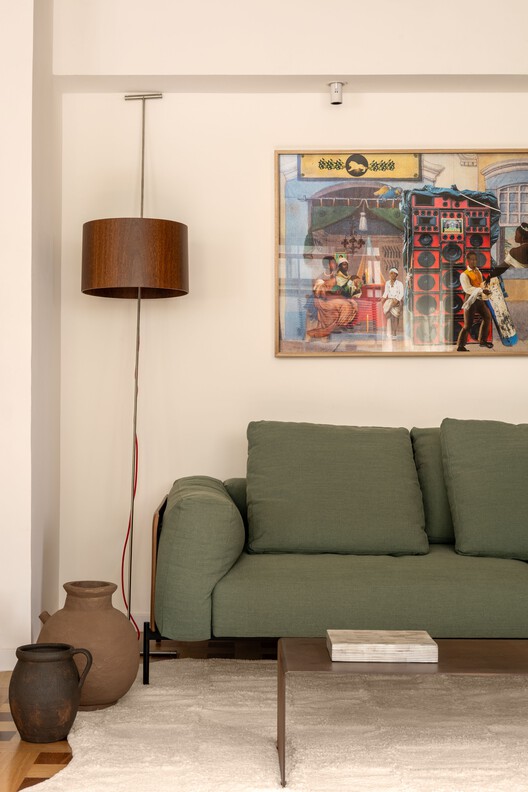 Floresta Apartment / VAGA arquitetura - Interior Photography, Living Room, Wood, Table, Chair, Lighting